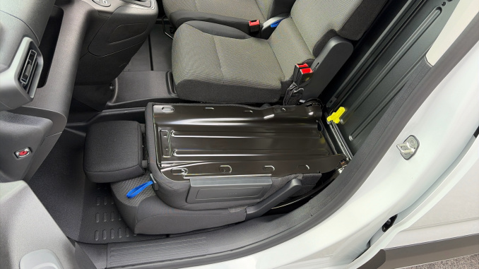 Vauxhall Combo Cargo Combo Diesel 1.5 Turbo D 100ps Prime Plus H1 Van - Image 37